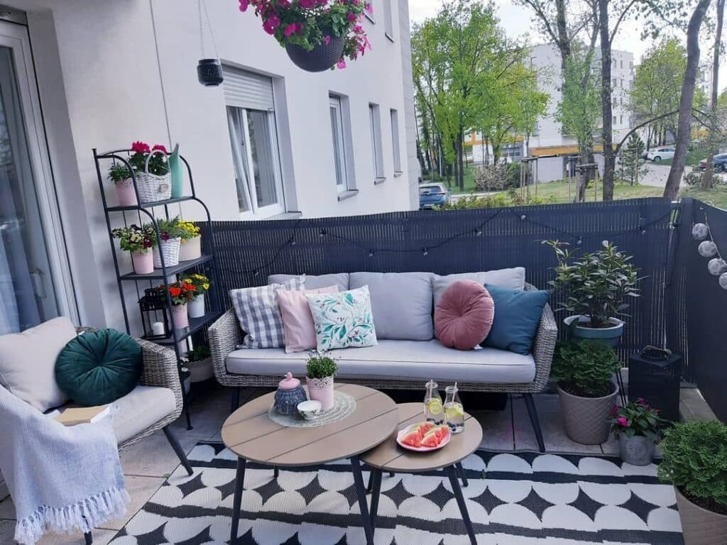 Spruce up your balcony with patterns and textures
