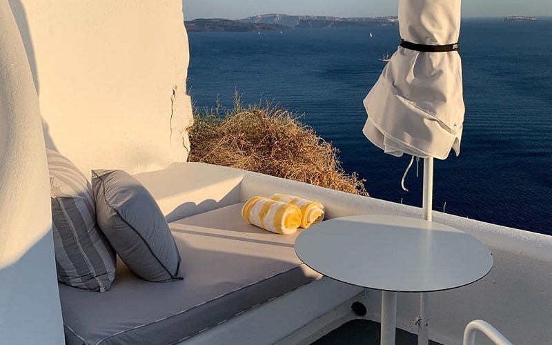 Dreamy Santorini-Style Decor Tips For Interior