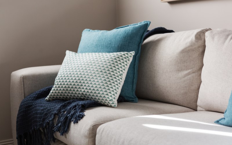 Stylish Sofas and Creative Pillow Pairings